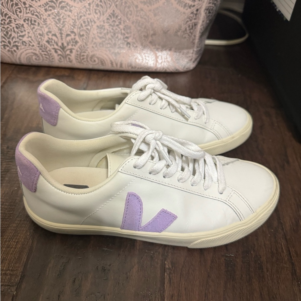 Lavender Vejas size 7